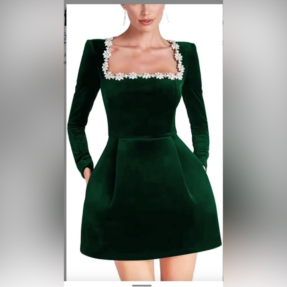 Chic Long Sleeve Green Dress with Floral Trim